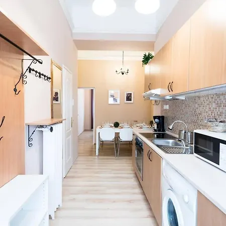 Ultra - Next To The Synagogue - Air Conditioning Apartment *