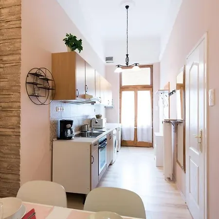 Appartement Ultra - Next To The Synagogue - Air Conditioning *