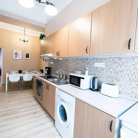 Ultra - Next To The Synagogue - Air Conditioning