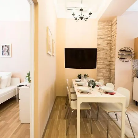 Ultra - Next To The Synagogue - Air Conditioning *